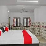 Super Hotel O Malik House Red Apple Rooms
