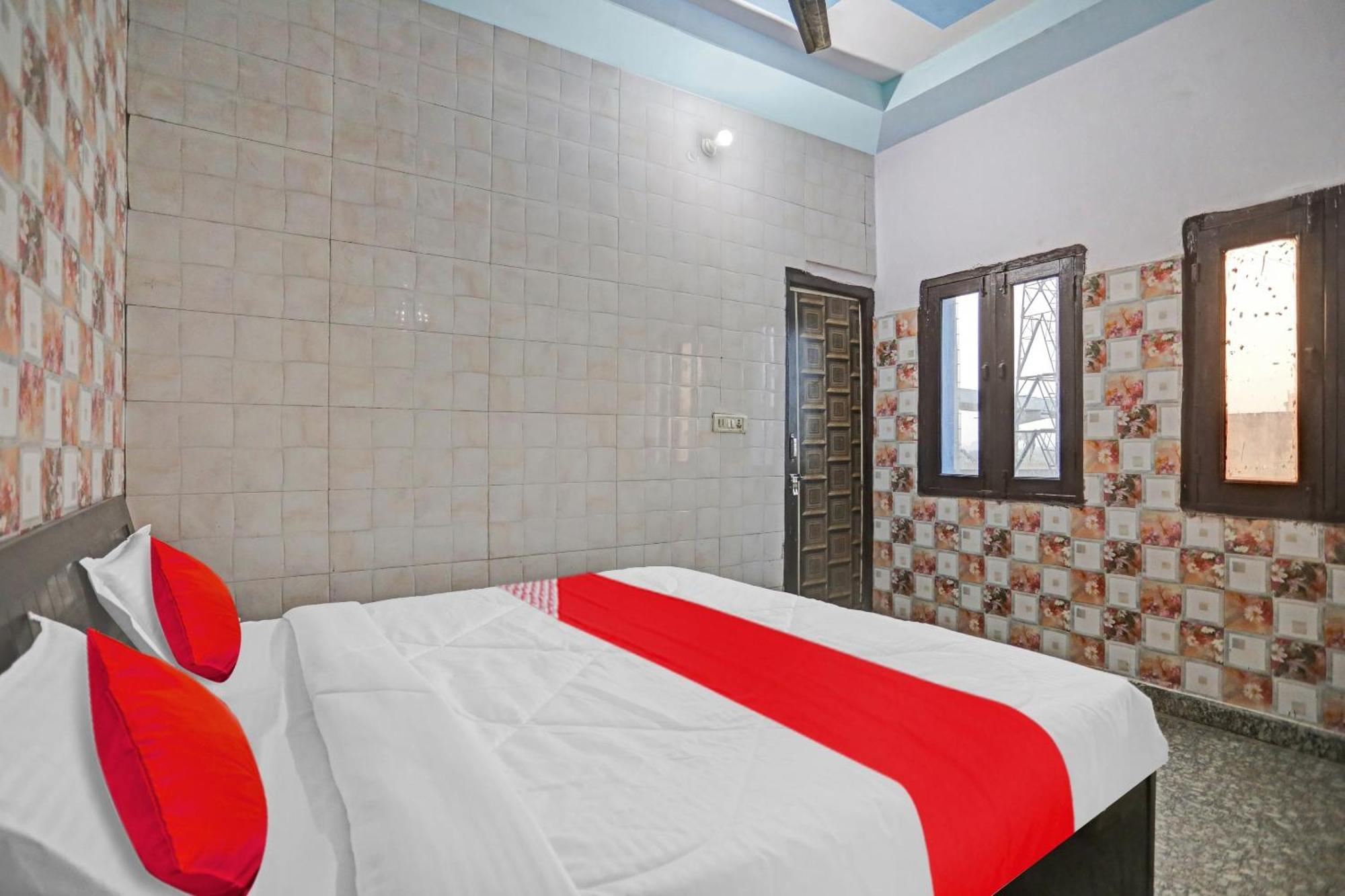 Super O Malik House Red Apple Hotel