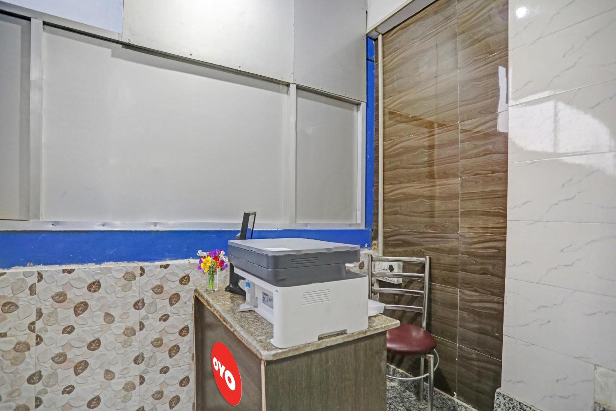 Hotel Super O Malik House Red Apple New Delhi