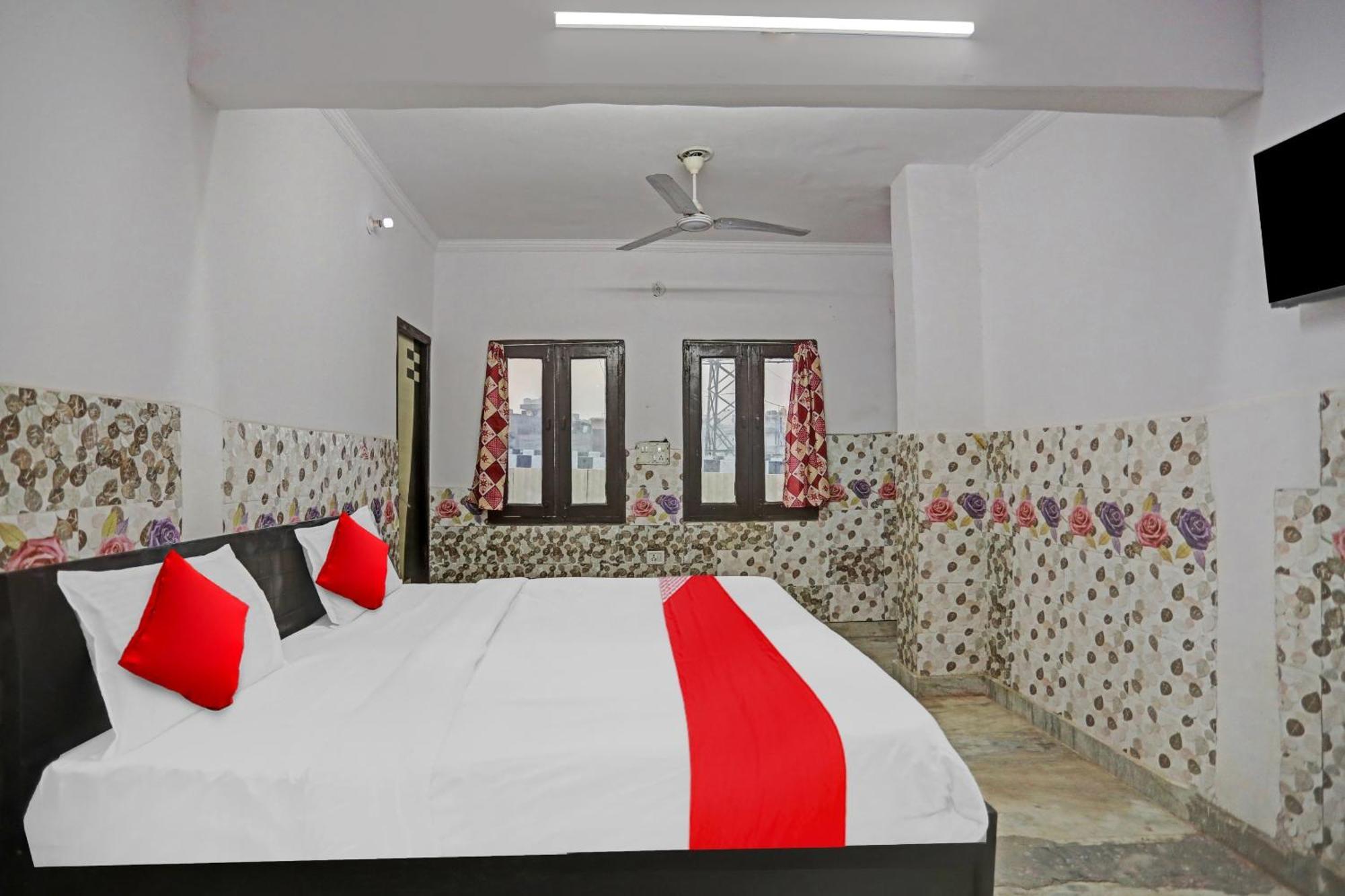 Super O Malik House Red Apple Hotel 3*
