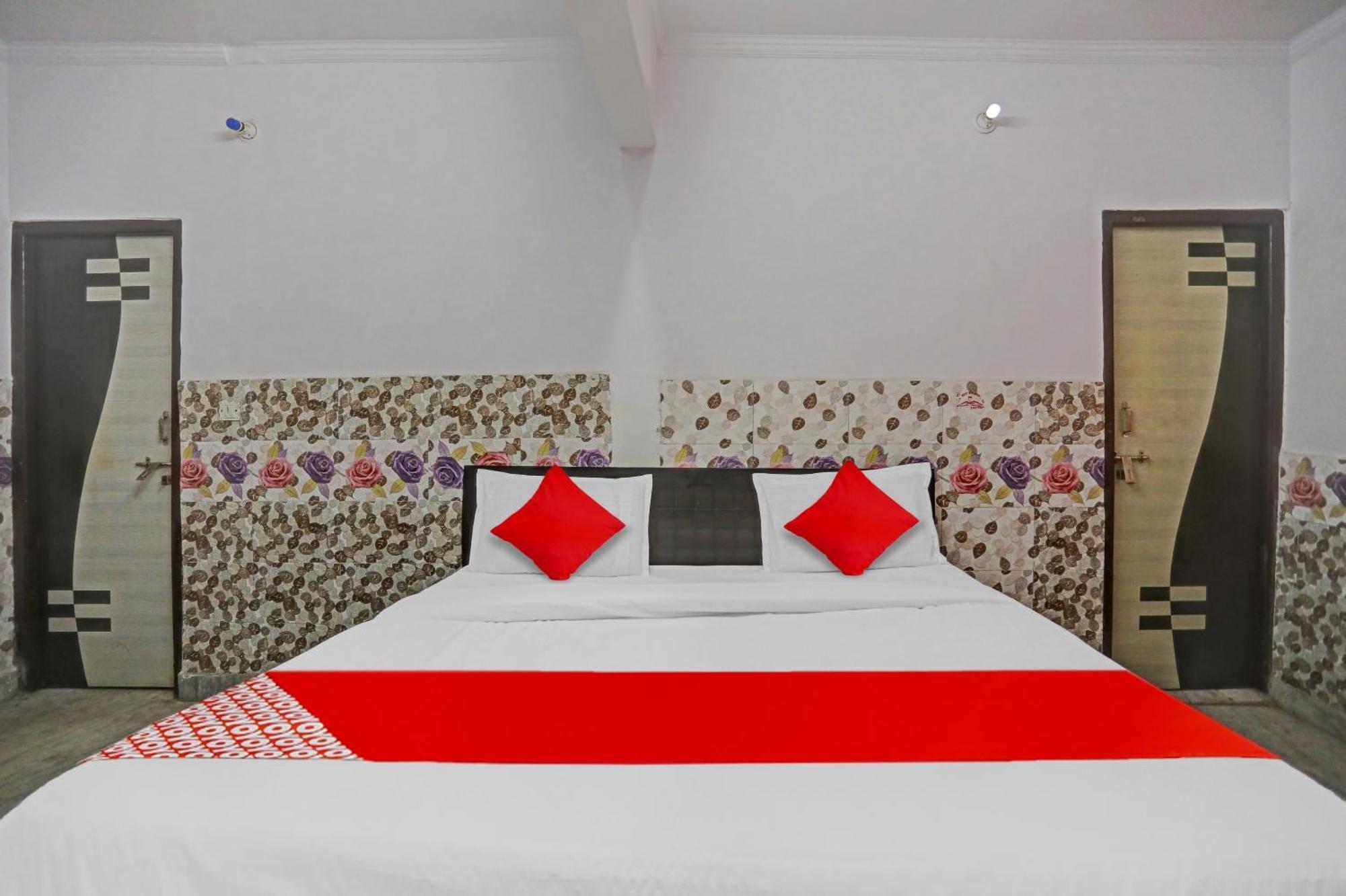 Hotel Super O Malik House Red Apple 3*