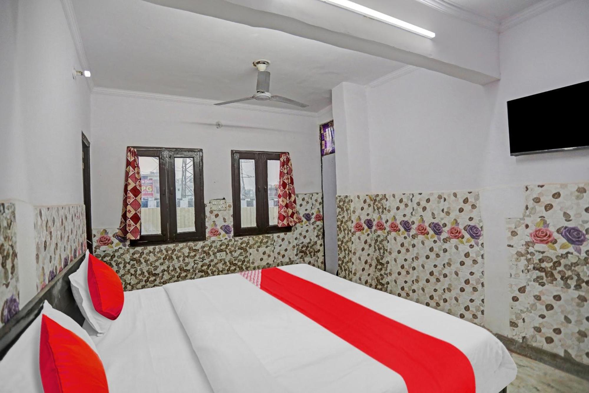 Super O Malik House Red Apple 3* New Delhi